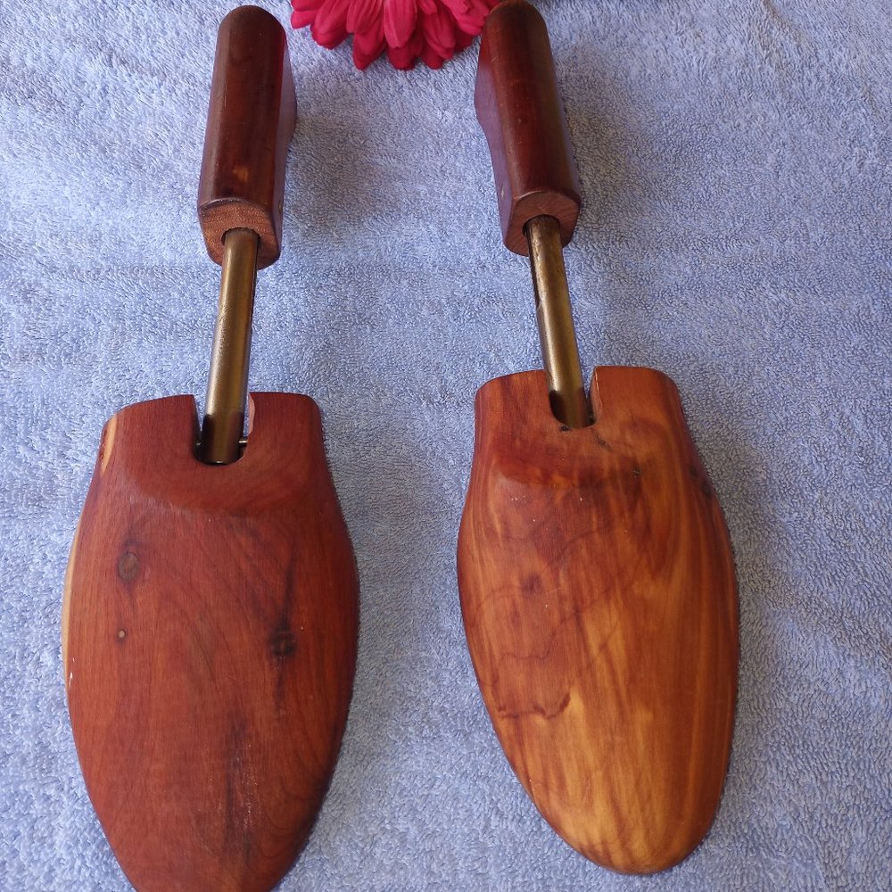 VINTAGE wooden shoe forms         see measurements for sizing!!!!!!!!!!